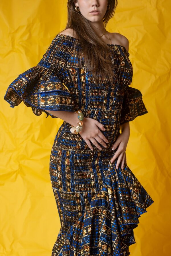 Vestido Ajustado con Falda con Volantes - Imagen 3