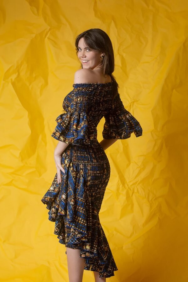 Vestido Ajustado con Falda con Volantes - Imagen 2